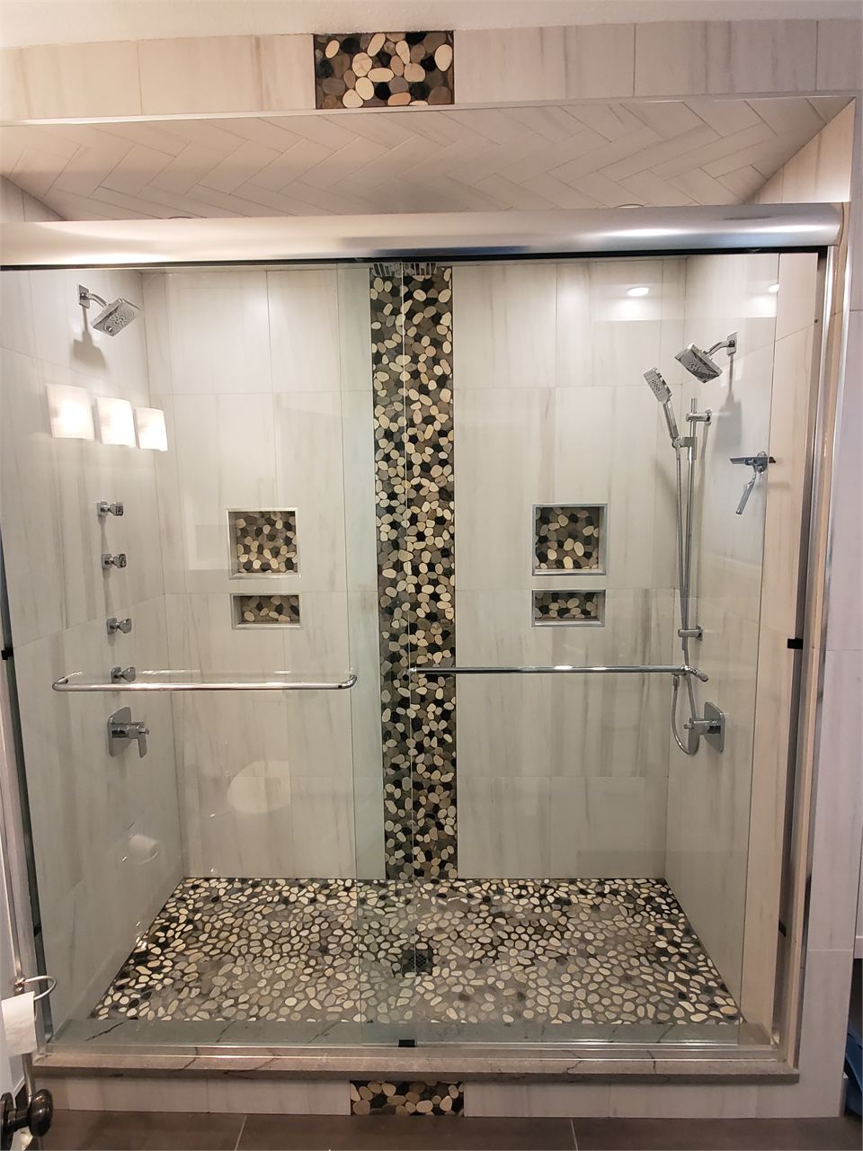 Custom tile installation by CLEAR-CUT TILE, project 8