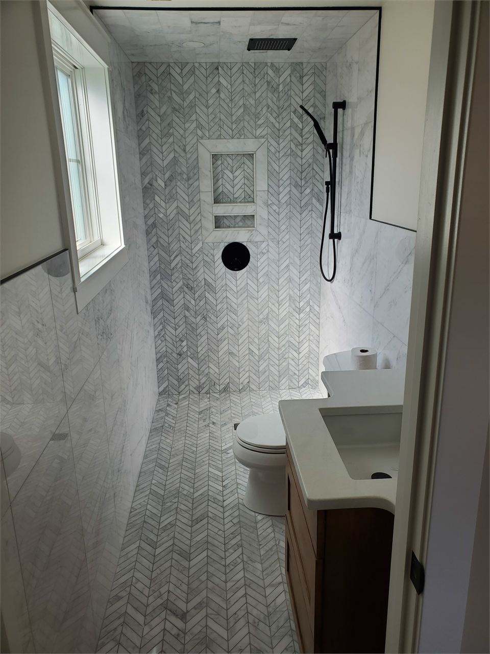 Custom tile installation by CLEAR-CUT TILE, project 11