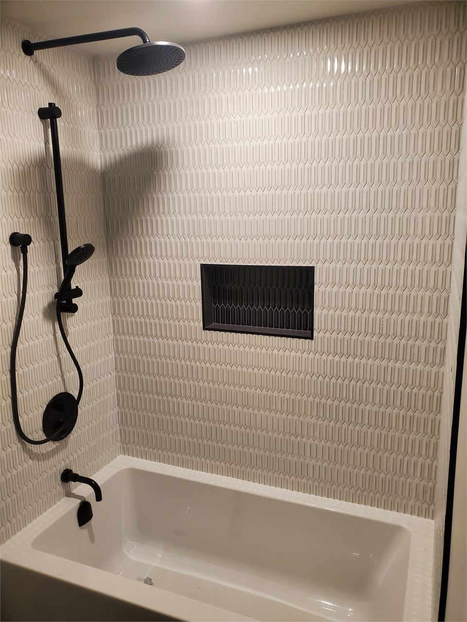 Custom tile installation by CLEAR-CUT TILE, project 12
